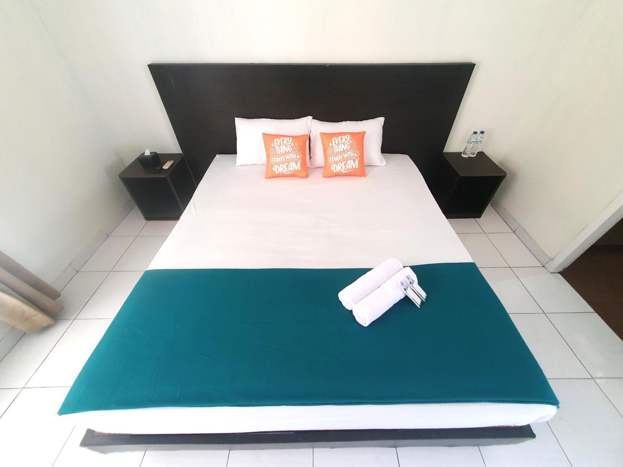 Ruang Tidur At Dpalma Bogor Hotel Exterior photo